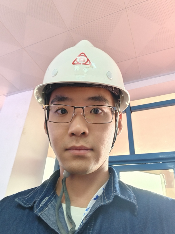 何鹏宇的第二张照片--鹤壁蓝颜知己交友网